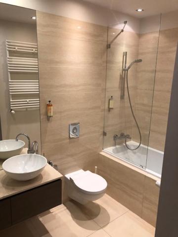 Luxury Apartments In Platinium Towers Варшава Экстерьер фото